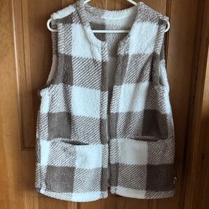 Plaid Sherpa Vest in Brown and White
